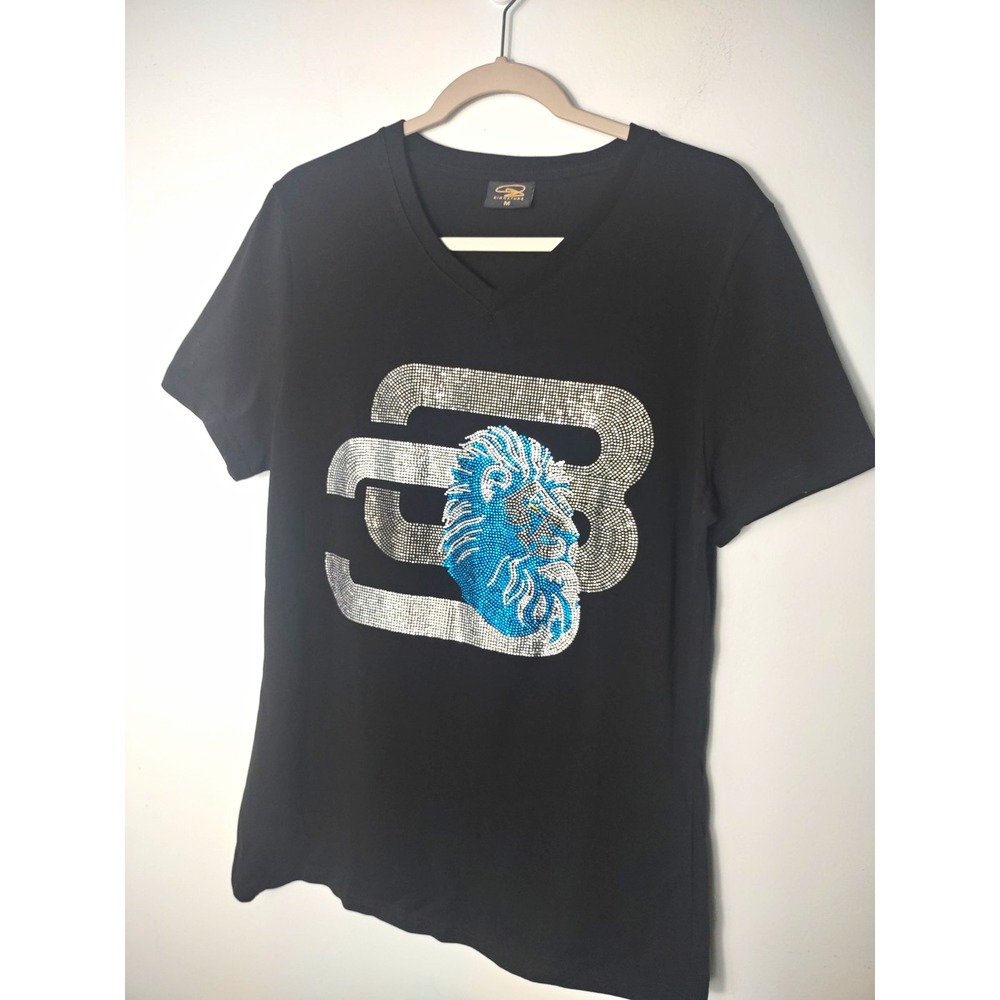 Detroit Lions Bling Rhinestone T-Shirt V-Neck Black M Game day ready!